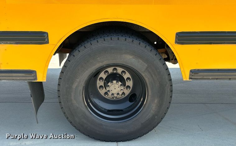 image for item MB9604 2005 IC CE200  school bus