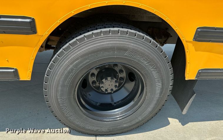 image for item MB9604 2005 IC CE200  school bus