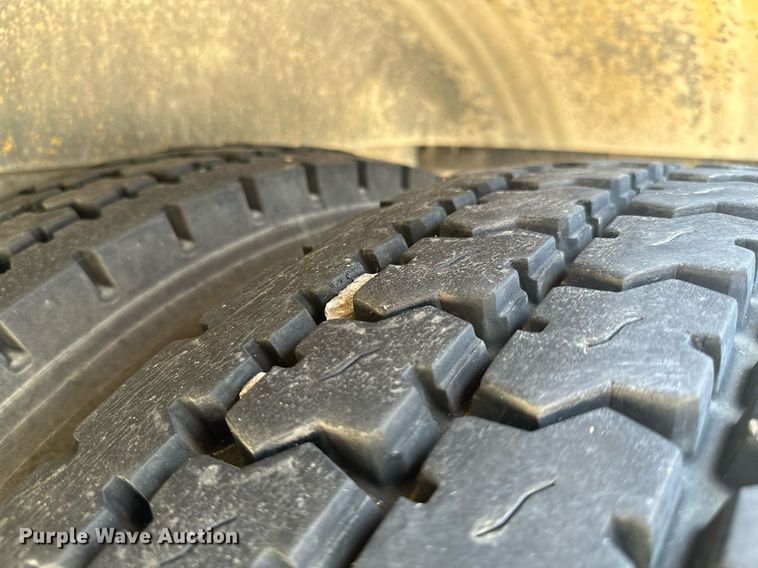 image for item MB9604 2005 IC CE200  school bus