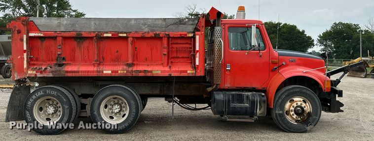 image for item MB9630 1997 International 4900  dump truck