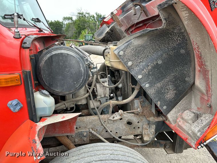 image for item MB9630 1997 International 4900  dump truck