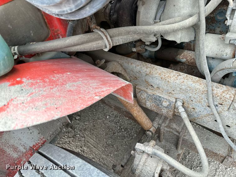 image for item MB9630 1997 International 4900  dump truck