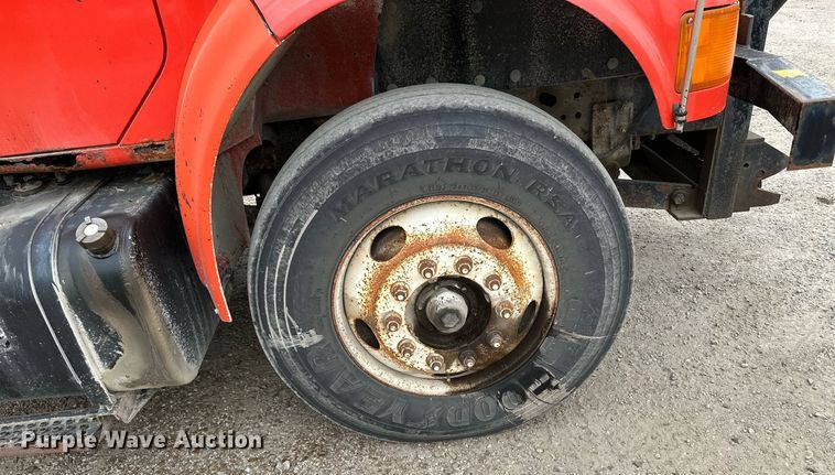 image for item MB9630 1997 International 4900  dump truck