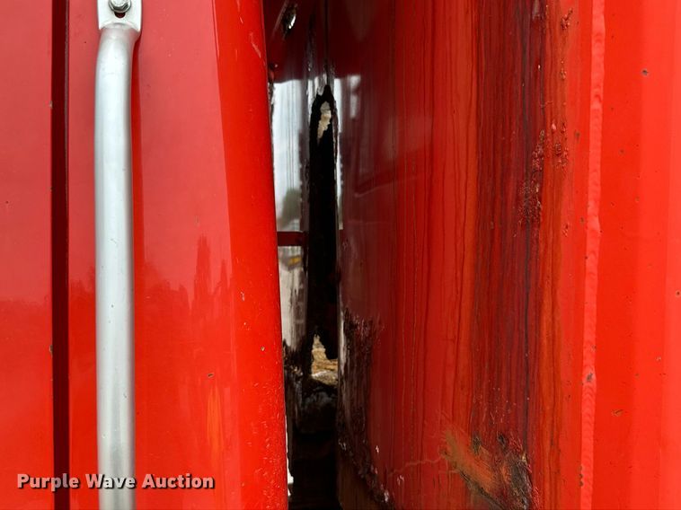 image for item MB9630 1997 International 4900  dump truck