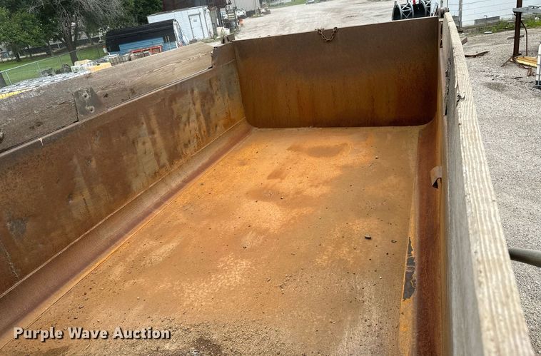 image for item MB9631 2011 Freightliner Business Class M2  dump truck