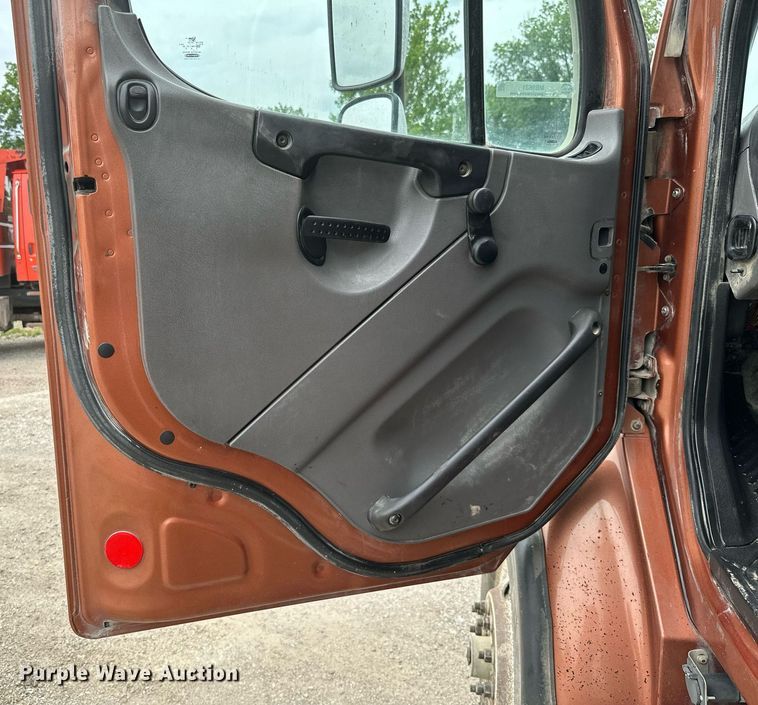 image for item MB9631 2011 Freightliner Business Class M2  dump truck