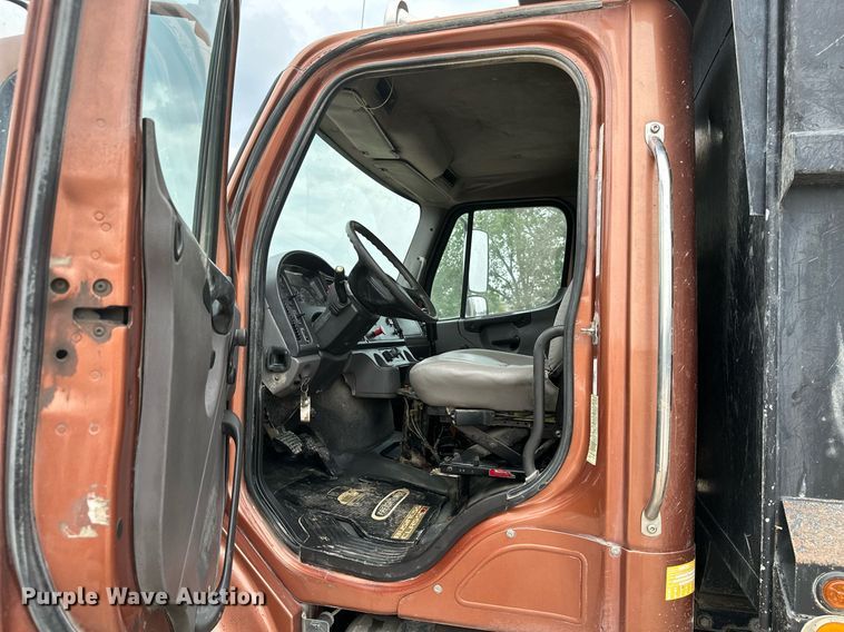 image for item MB9631 2011 Freightliner Business Class M2  dump truck