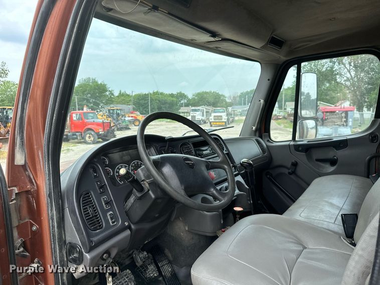 image for item MB9631 2011 Freightliner Business Class M2  dump truck