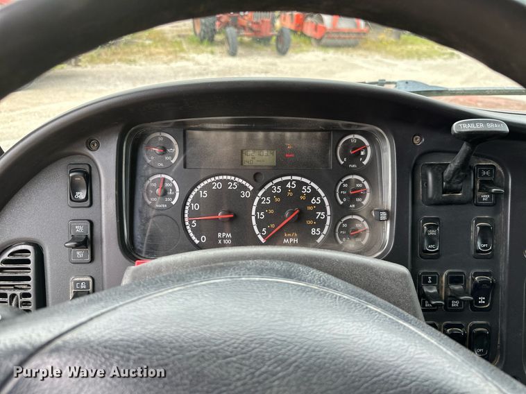 image for item MB9631 2011 Freightliner Business Class M2  dump truck