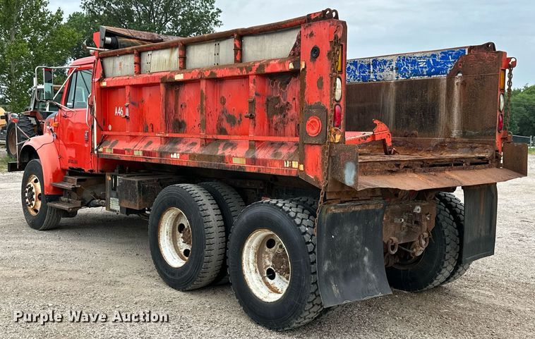 image for item MB9632 1997 International 4900  dump truck