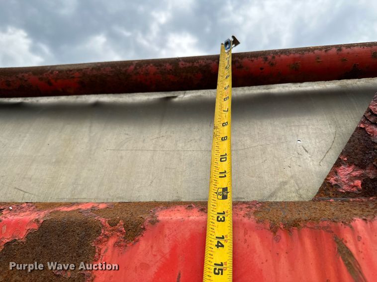 image for item MB9632 1997 International 4900  dump truck