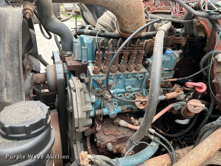 image for item MB9632 1997 International 4900  dump truck