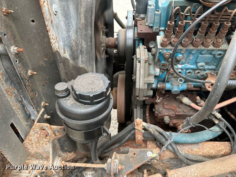 image for item MB9632 1997 International 4900  dump truck