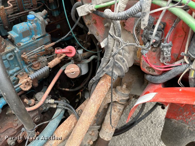 image for item MB9632 1997 International 4900  dump truck