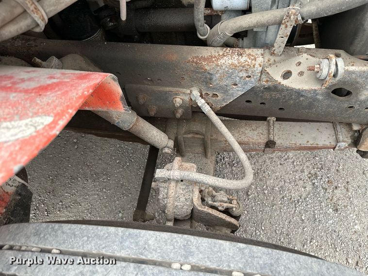 image for item MB9632 1997 International 4900  dump truck