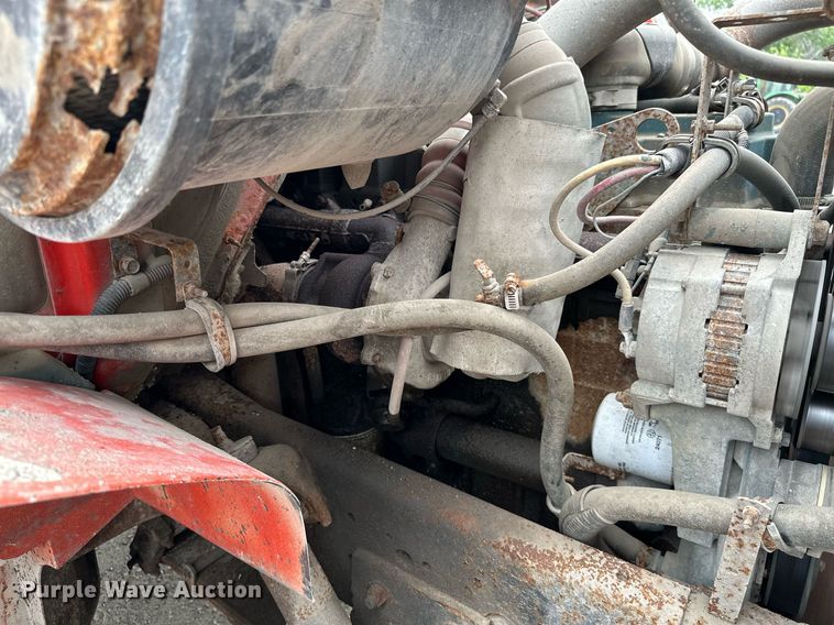 image for item MB9632 1997 International 4900  dump truck