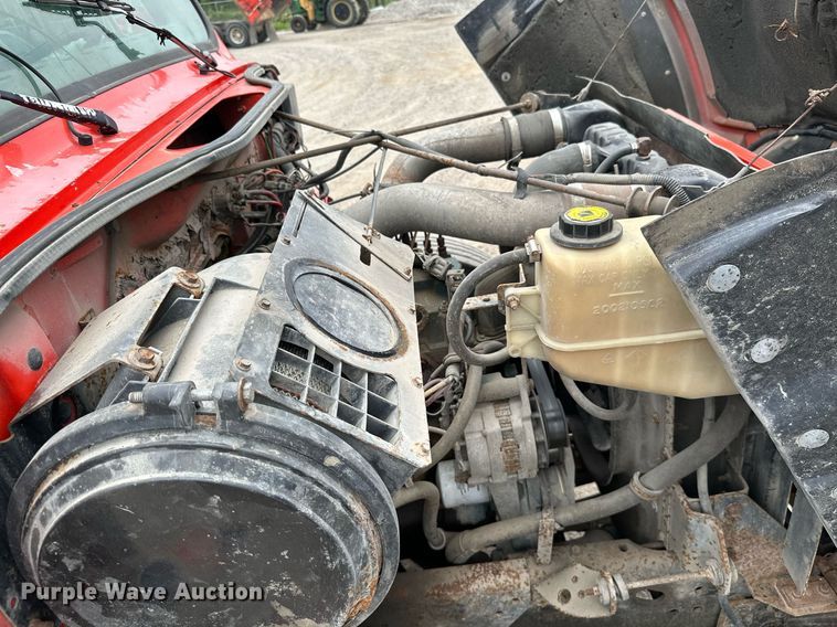 image for item MB9632 1997 International 4900  dump truck