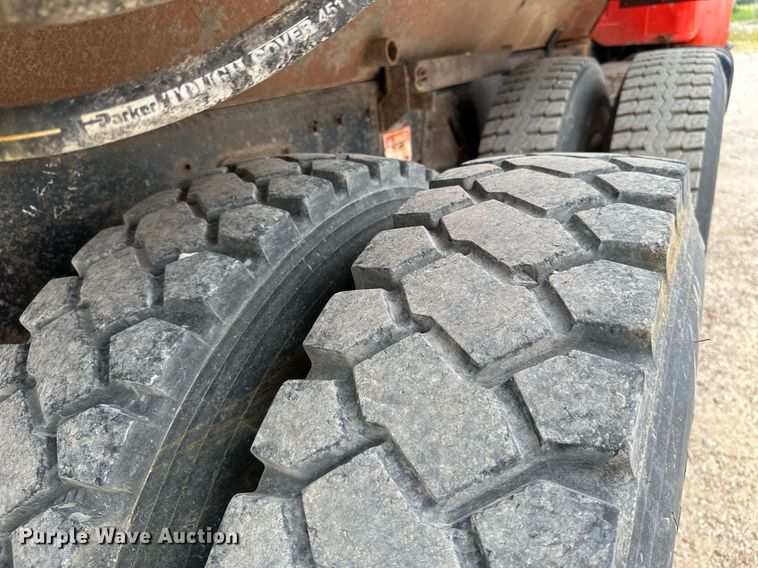 image for item MB9632 1997 International 4900  dump truck