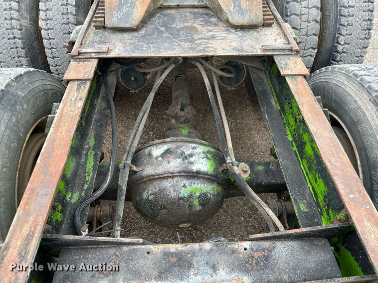 image for item MB9633 1988 Kenworth T660  semi truck