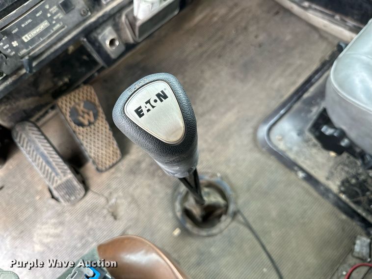 image for item MB9633 1988 Kenworth T660  semi truck