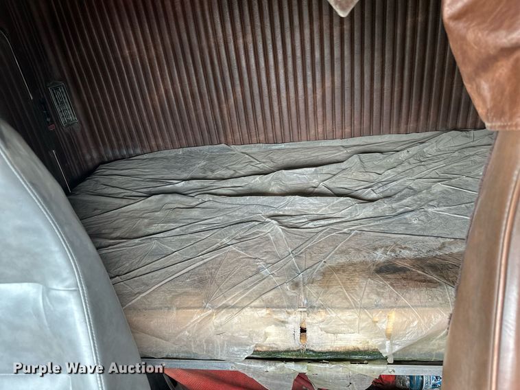 image for item MB9633 1988 Kenworth T660  semi truck