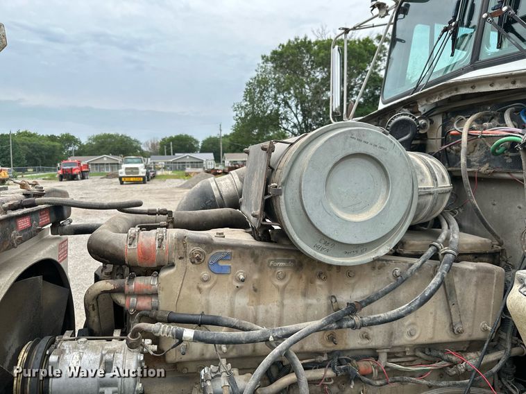 image for item MB9633 1988 Kenworth T660  semi truck