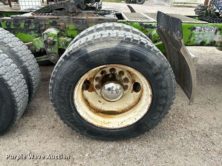 image for item MB9633 1988 Kenworth T660  semi truck