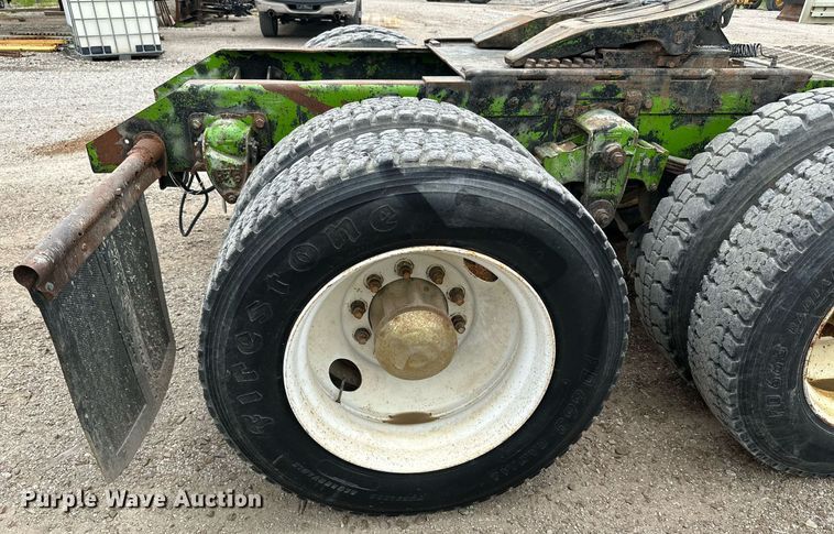 image for item MB9633 1988 Kenworth T660  semi truck