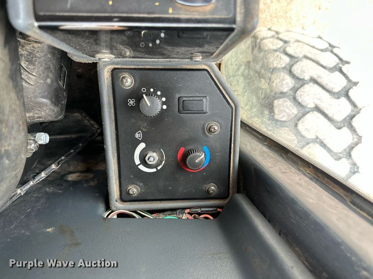 image for item MB9634 2009 John Deere 770G  motor grader