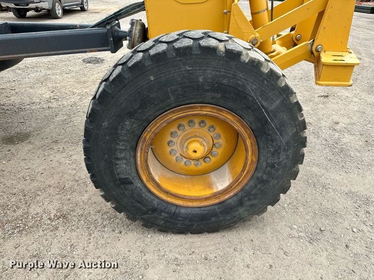 image for item MB9634 2009 John Deere 770G  motor grader