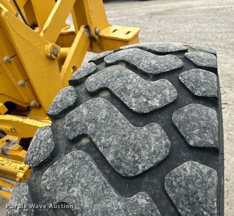 image for item MB9634 2009 John Deere 770G  motor grader