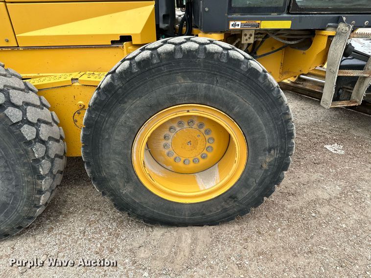 image for item MB9634 2009 John Deere 770G  motor grader