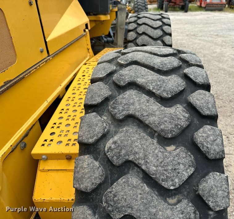 image for item MB9634 2009 John Deere 770G  motor grader