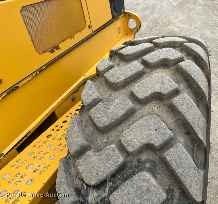 image for item MB9634 2009 John Deere 770G  motor grader