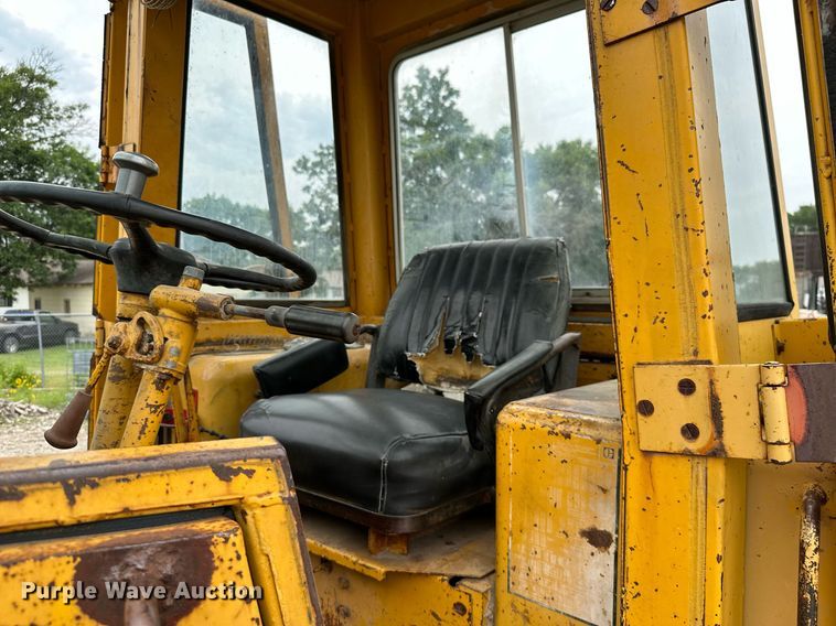 image for item MB9635 1971 Caterpillar 920  wheel loader
