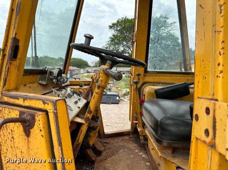 image for item MB9635 1971 Caterpillar 920  wheel loader