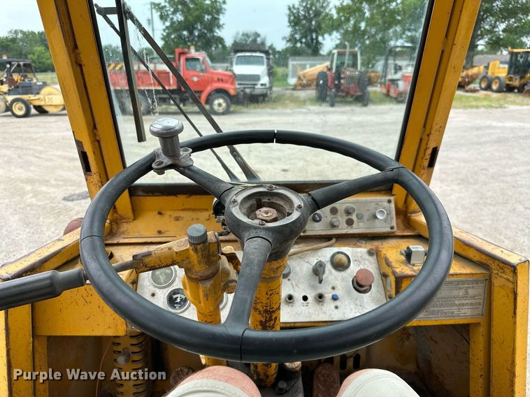 image for item MB9635 1971 Caterpillar 920  wheel loader