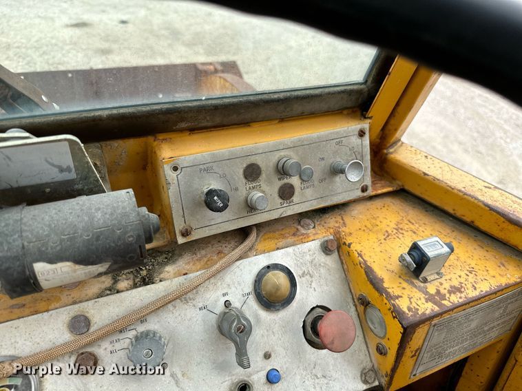 image for item MB9635 1971 Caterpillar 920  wheel loader