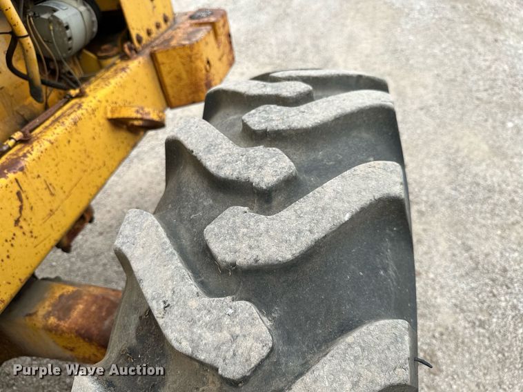 image for item MB9635 1971 Caterpillar 920  wheel loader