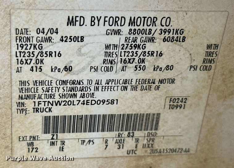 image for item MB9636 2004 Ford F250 Super Duty  Crew Cab flatbed pickup truck