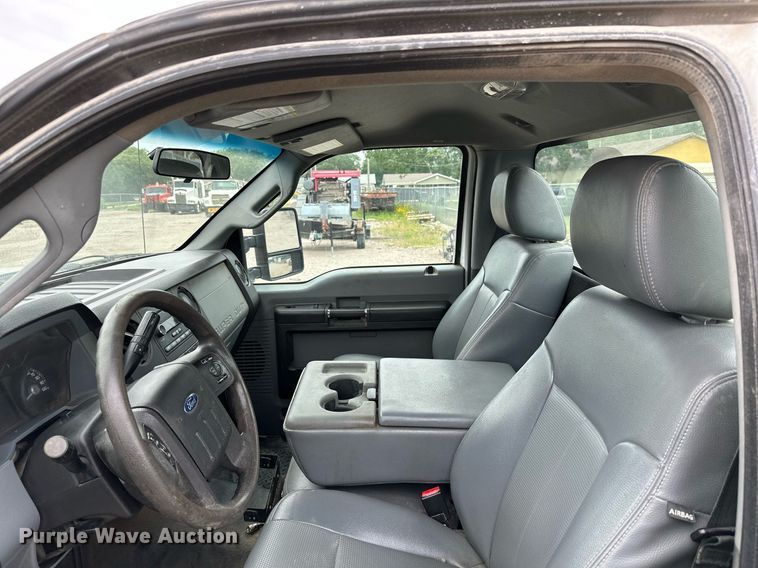 image for item MB9637 2014 Ford F250 Super Duty  pickup truck