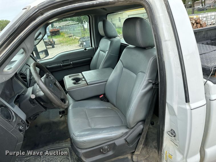 image for item MB9637 2014 Ford F250 Super Duty  pickup truck