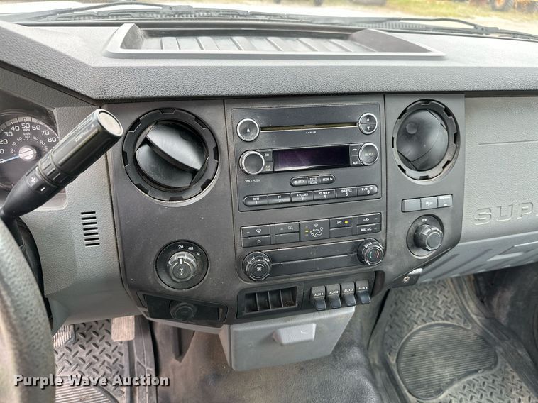 image for item MB9637 2014 Ford F250 Super Duty  pickup truck