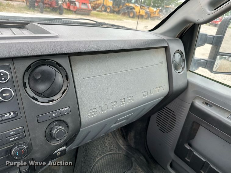 image for item MB9637 2014 Ford F250 Super Duty  pickup truck