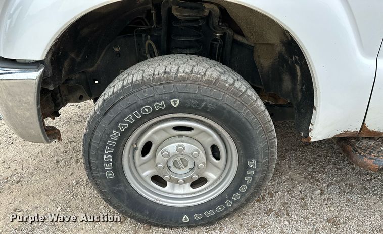 image for item MB9637 2014 Ford F250 Super Duty  pickup truck