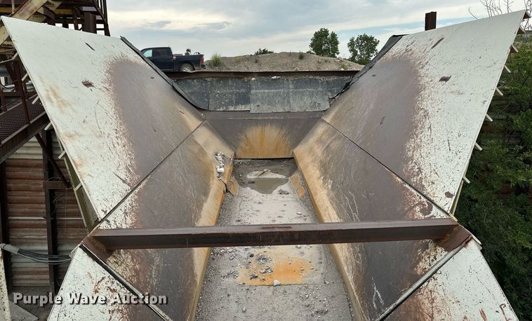 image for item MB9639 Cedarapids  crusher