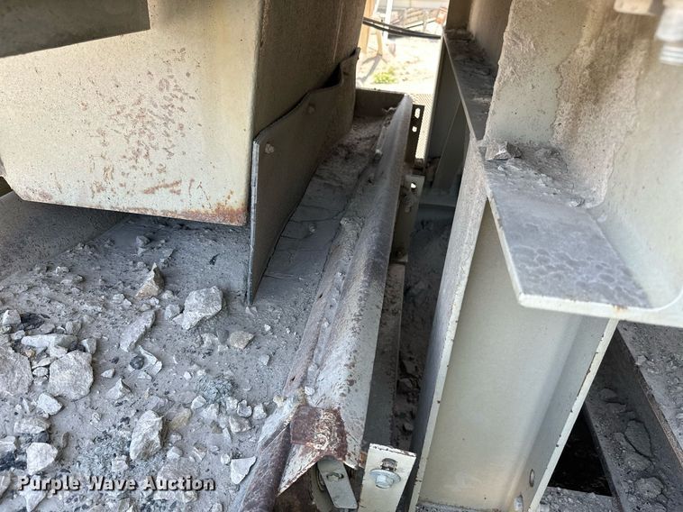 image for item MB9639 Cedarapids  crusher