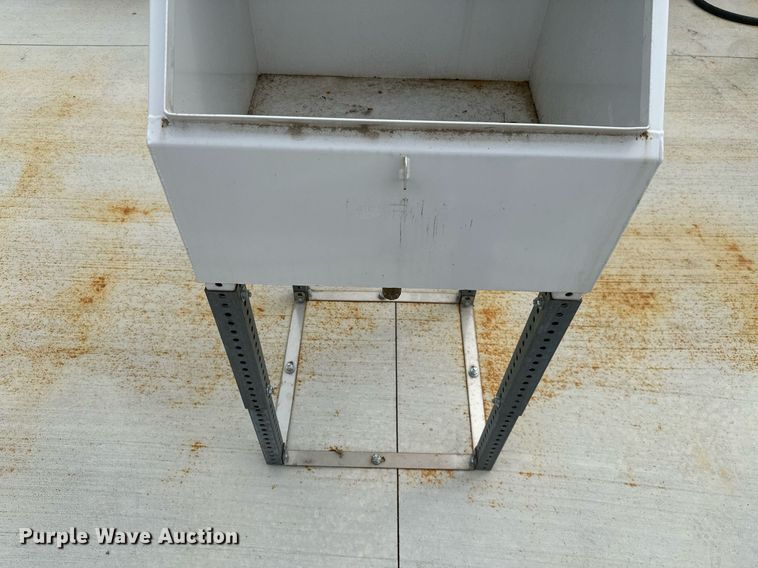 image for item MB9654 Hall Tank Co.  fuel tank