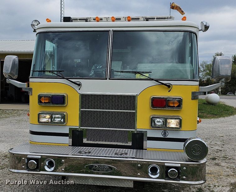 image for item MB9991 1999 Pierce Tilt Cab  pumper fire truck