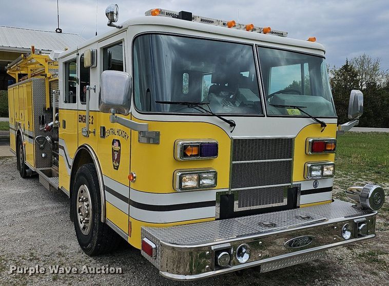 image for item MB9991 1999 Pierce Tilt Cab  pumper fire truck